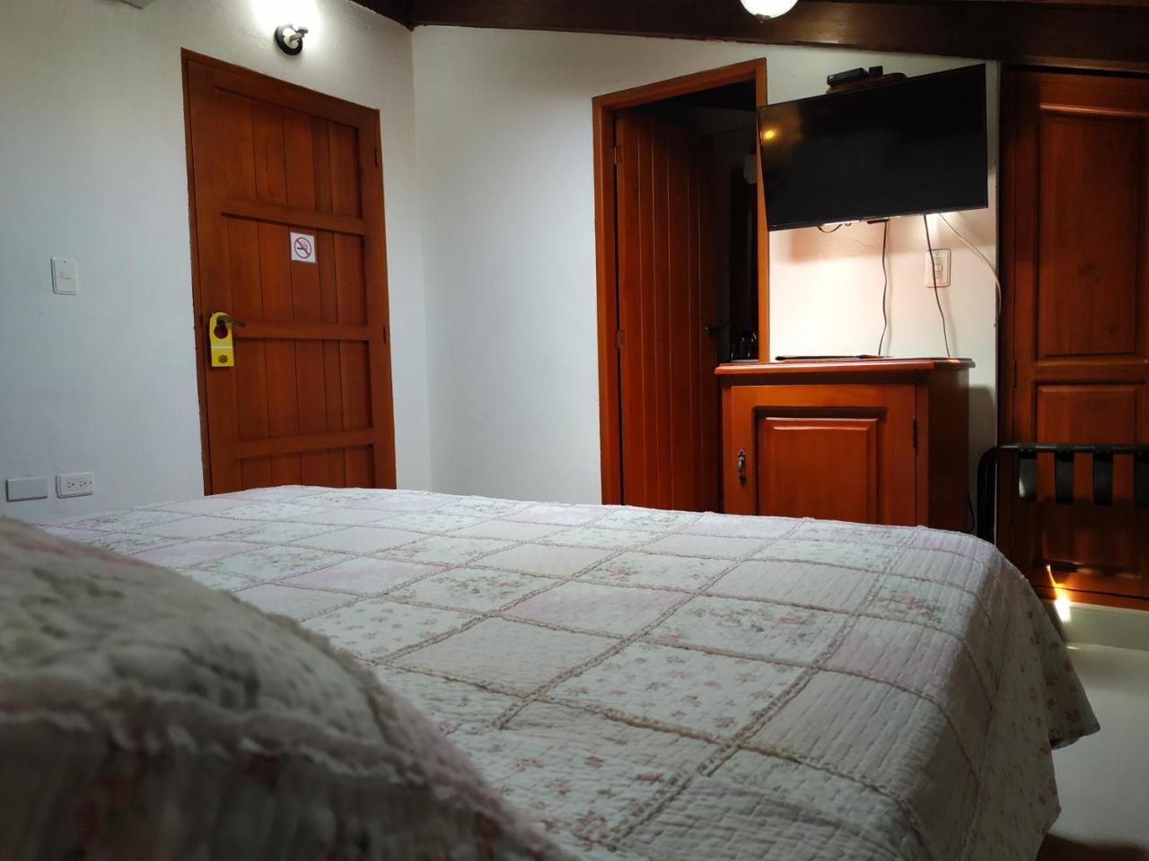 Hotel Casa India Catalina 3*