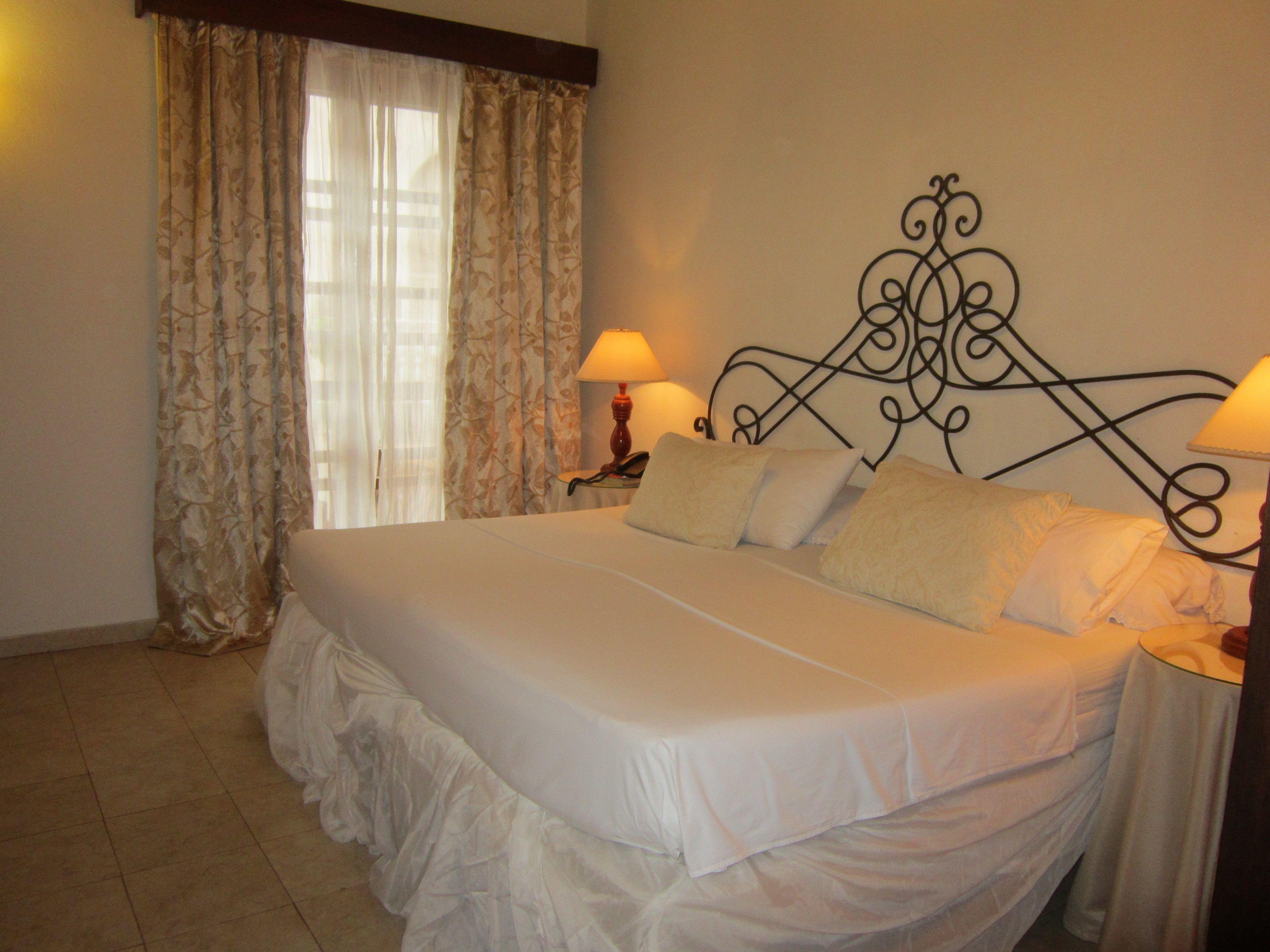 Casa India Catalina Hotel